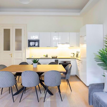 Exclusive & Spacious Central Residence W/ 4Bedrm 2Bathrm Budapest Exterior photo
