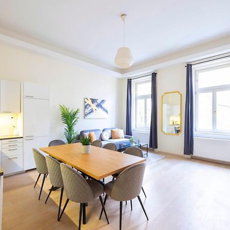 Exclusive & Spacious Central Residence W/ 4Bedrm 2Bathrm Budapest Exterior photo
