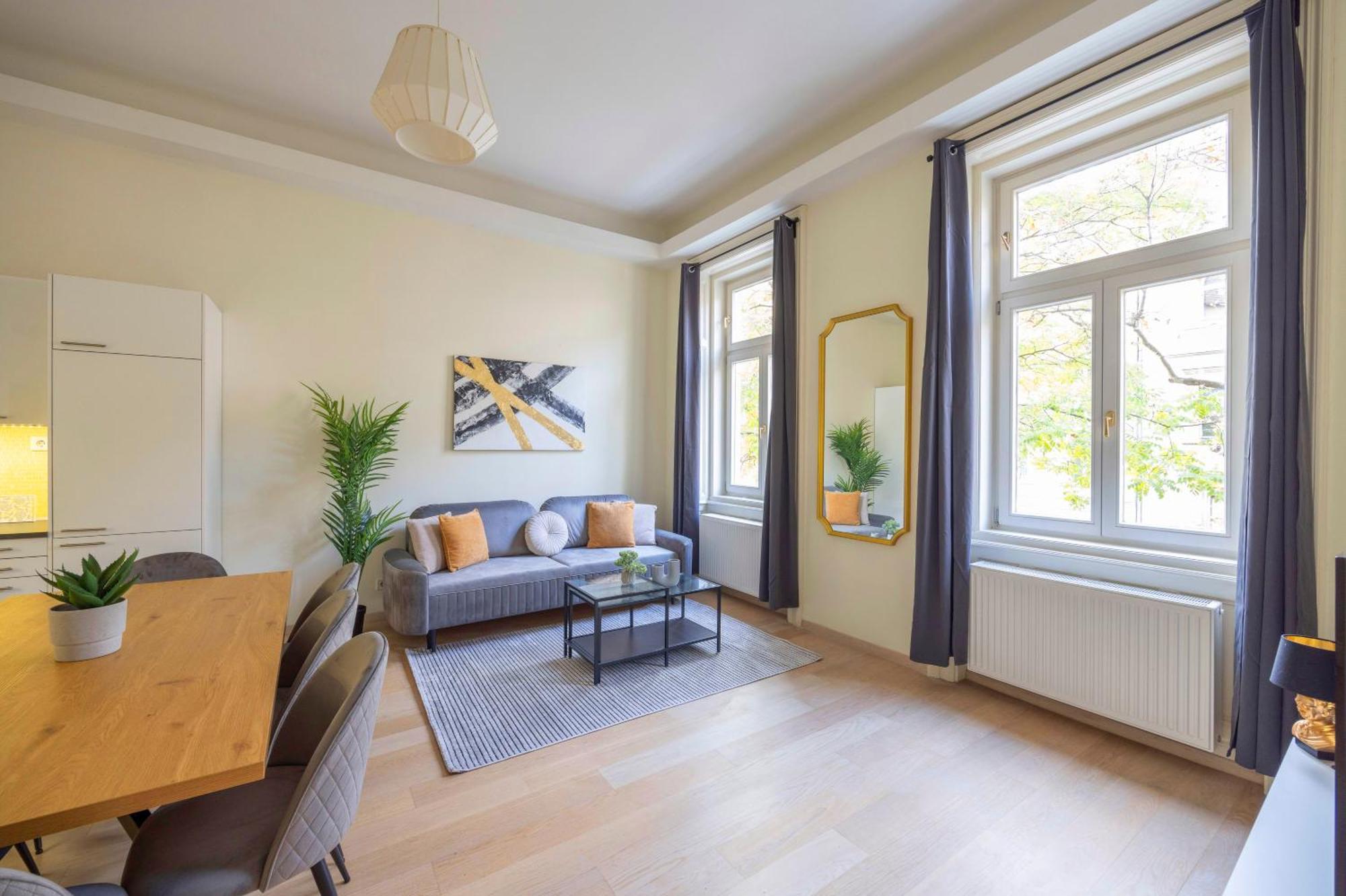 Exclusive & Spacious Central Residence W/ 4Bedrm 2Bathrm Budapest Exterior photo