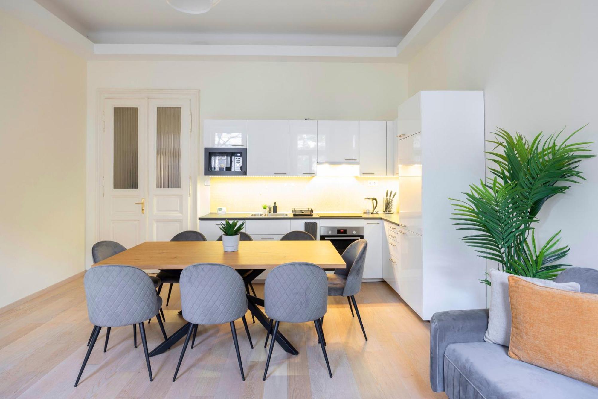Exclusive & Spacious Central Residence W/ 4Bedrm 2Bathrm Budapest Exterior photo