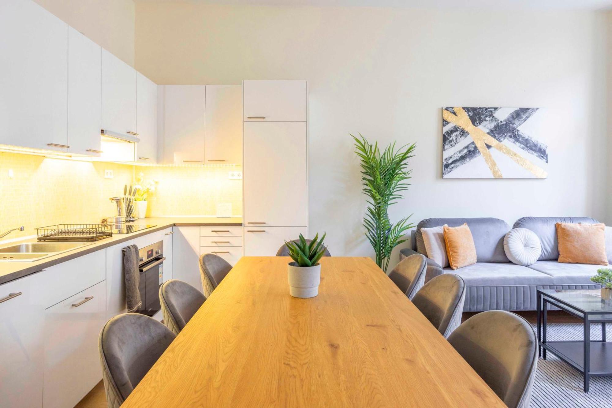 Exclusive & Spacious Central Residence W/ 4Bedrm 2Bathrm Budapest Exterior photo
