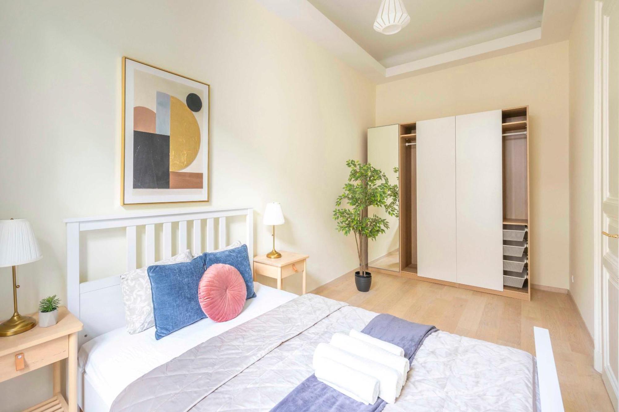 Exclusive & Spacious Central Residence W/ 4Bedrm 2Bathrm Budapest Exterior photo