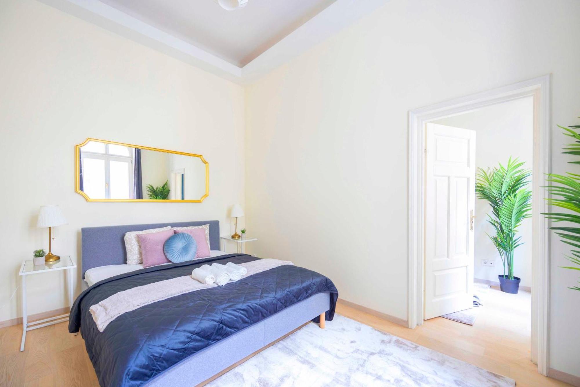 Exclusive & Spacious Central Residence W/ 4Bedrm 2Bathrm Budapest Exterior photo